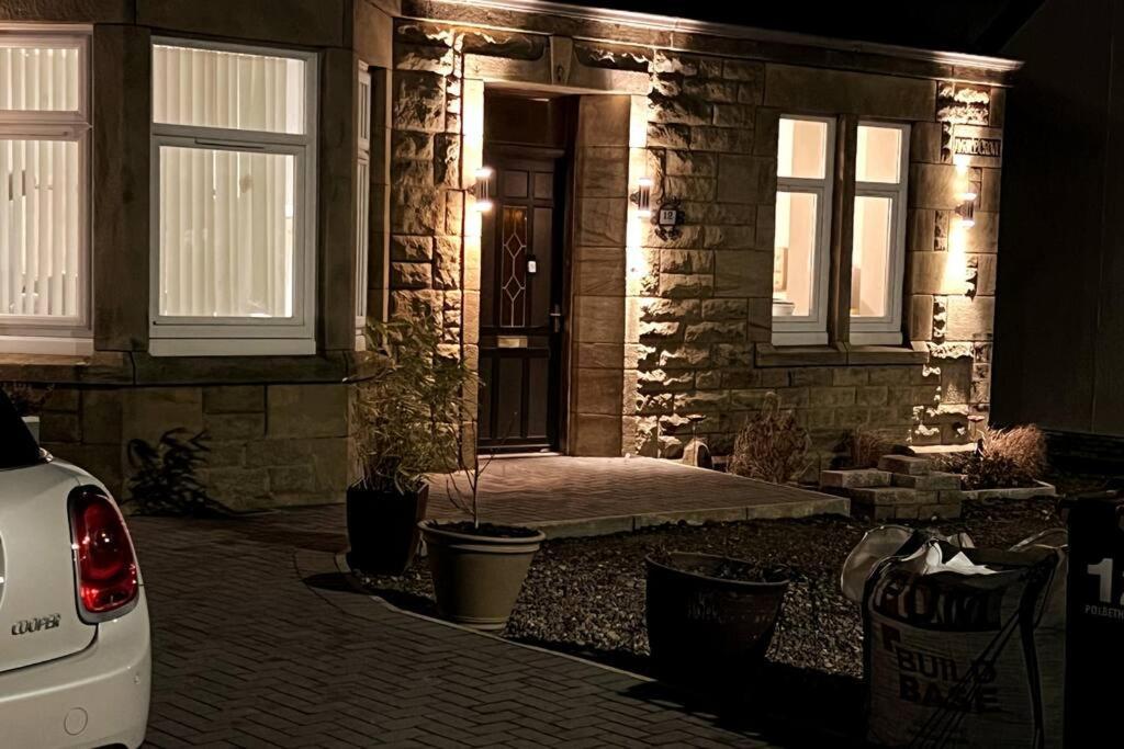 Luxury 2 Bedroom Cottage West Calder ภายนอก รูปภาพ