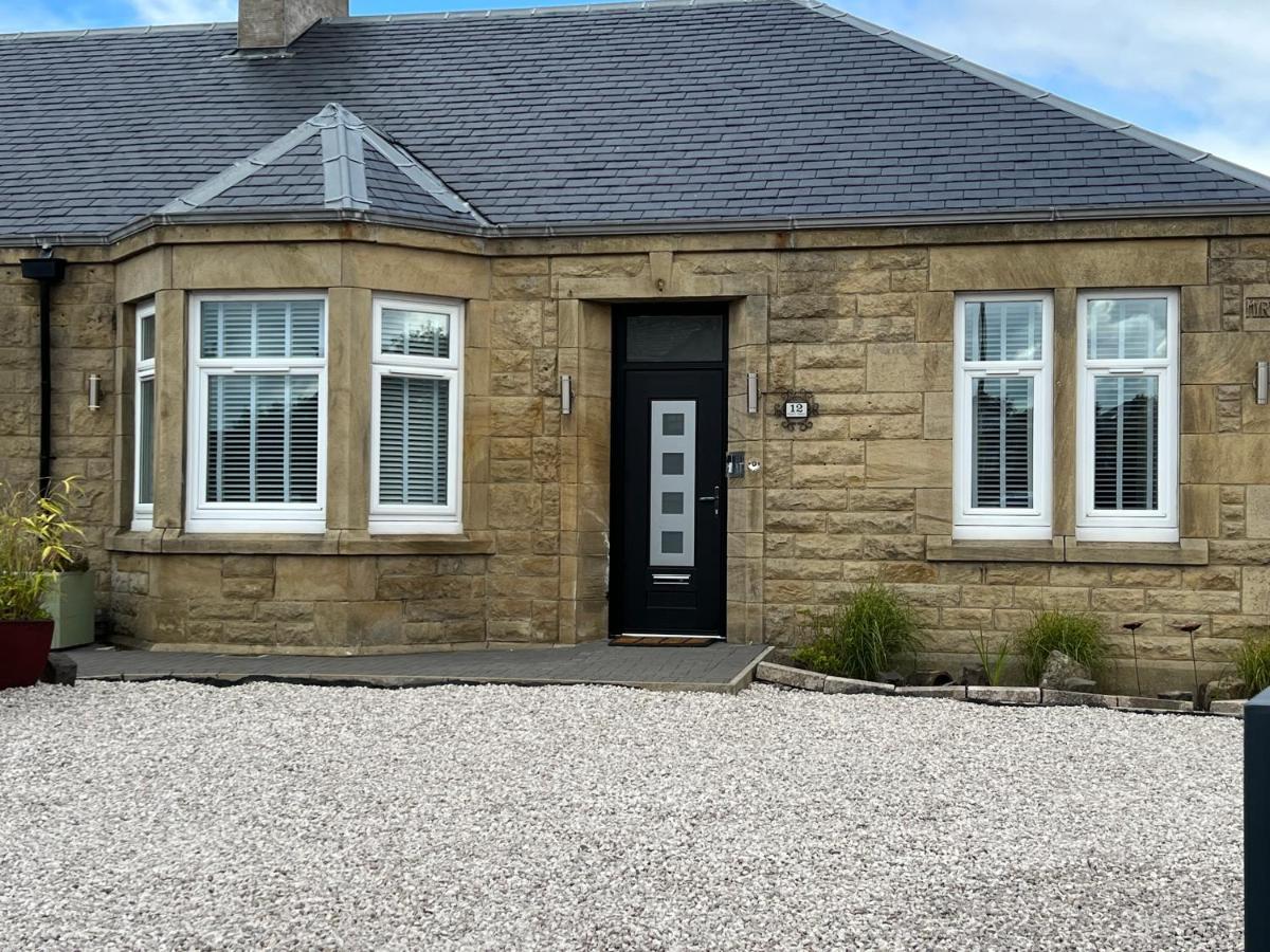Luxury 2 Bedroom Cottage West Calder ภายนอก รูปภาพ