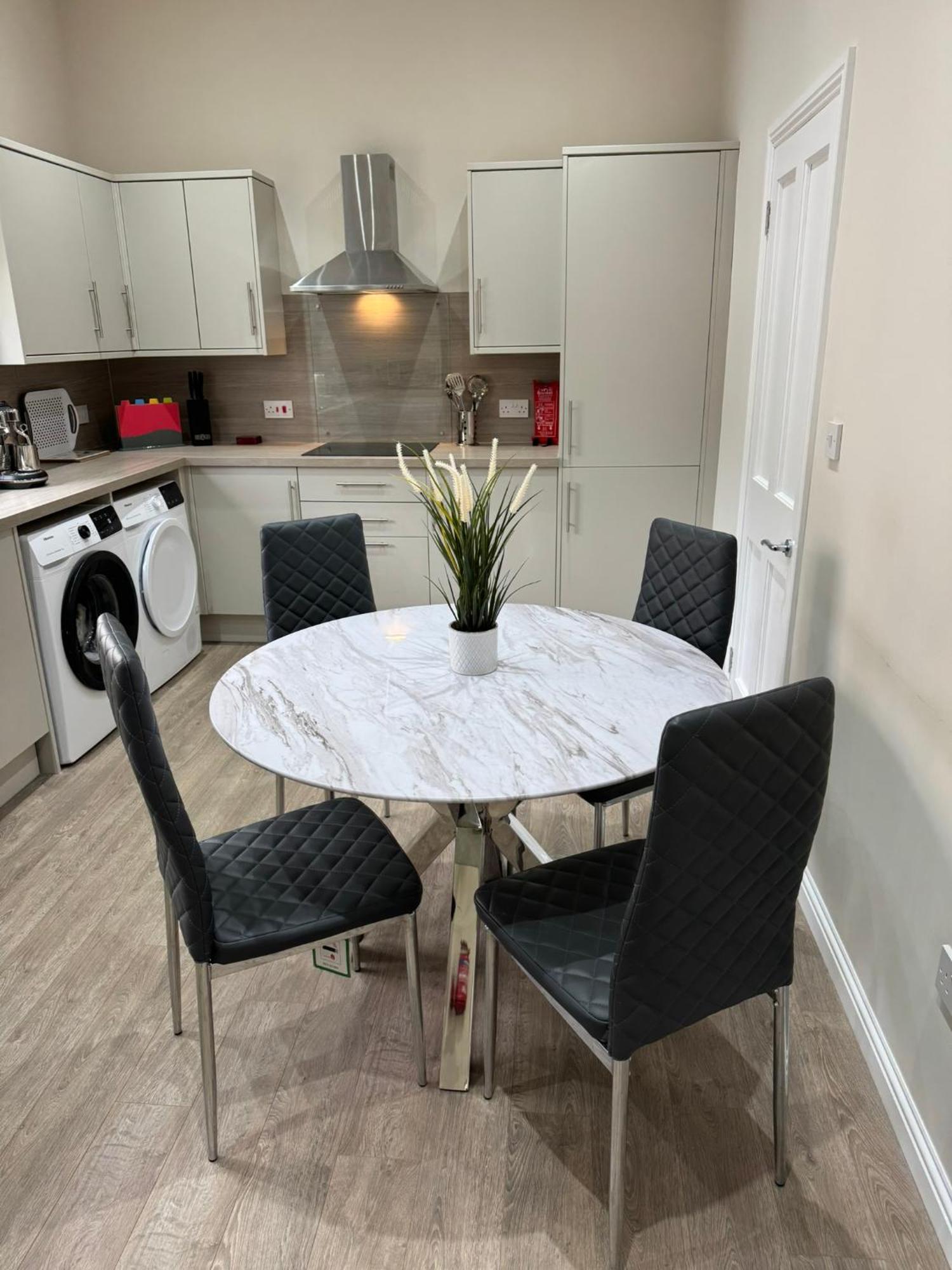 Luxury 2 Bedroom Cottage West Calder ภายนอก รูปภาพ