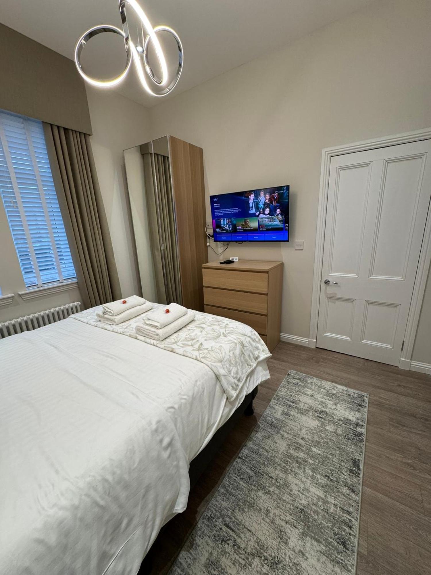 Luxury 2 Bedroom Cottage West Calder ภายนอก รูปภาพ