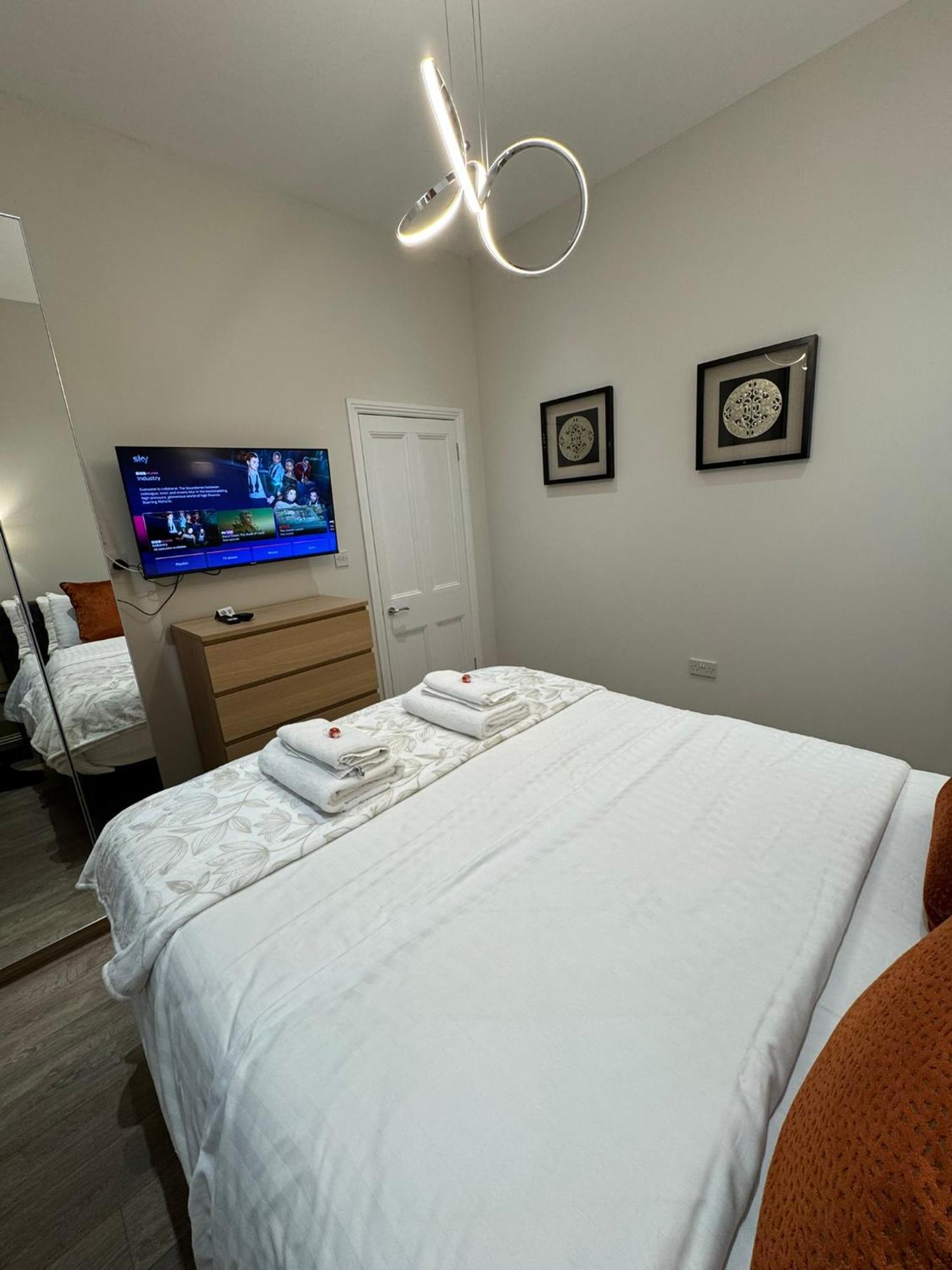 Luxury 2 Bedroom Cottage West Calder ภายนอก รูปภาพ