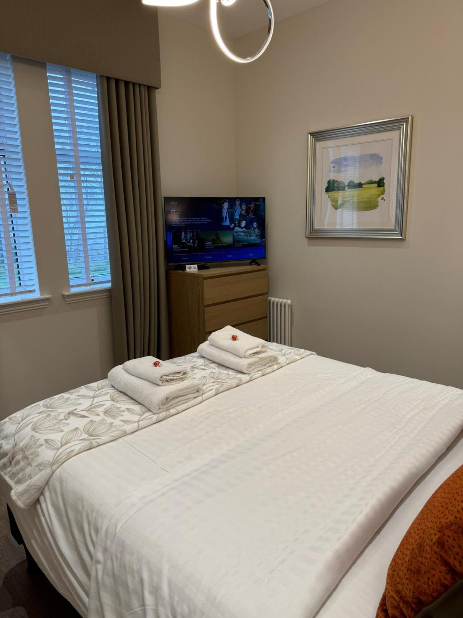Luxury 2 Bedroom Cottage West Calder ภายนอก รูปภาพ