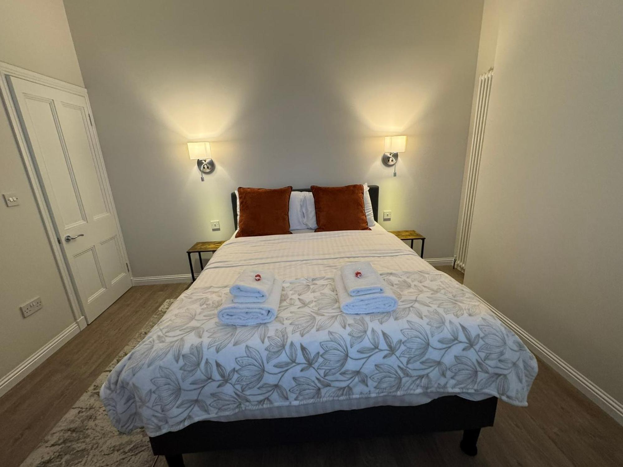 Luxury 2 Bedroom Cottage West Calder ภายนอก รูปภาพ